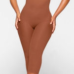SKIMS  Everyday Sculpt Open Bust Catsuit‎ Bronze XXS Photo 0