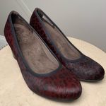 Vionic  Orthaheel Carrer Mabrey Wine Leopard Women’s Pumps Shoe Size 9 Photo 3