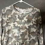 secret treasures Women’s Large Camo Waffle Knit Long Sleeve Top L Photo 3