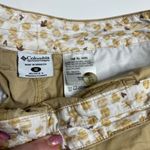 Columbia Women’s Classic khaki shorts size 12 Photo 6