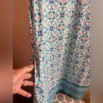 Colorful Sleeveless V Photo 3