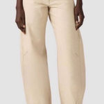 Levi's Women's Cinch Barrel Jeans Photo 0