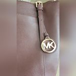 Michael Kors  Voyager Large Saffiano Leather Top-Zip Tote Photo 15