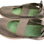 Crocs  mary jane shoes size 8 Photo 0