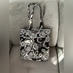 Vera Bradley  tote bag🖤🤍🖤 Photo 3