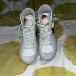 Nike  blazers 77 lucid green size 6 Photo 2