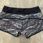 Lululemon  Shorts Hotty Hot Photo 1