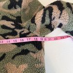 Rock & Republic  Camo Sherpa Jacket, Women's Small, Full Zip,‎ Cozy, Fall, Pocket Photo 9