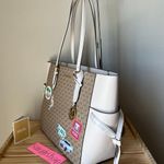 Michael Kors Purse Photo 3