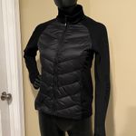 Lightweight Slim Fit Long Sleeve Thumb Hole Down Jacket Activewear gym workout Black Size M Photo 1