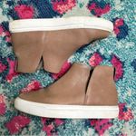 Birdies The Falcon High Top Sneaker in Cafe Au Lait Brown Leather Size 7.5 Photo 3