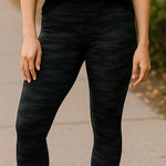 Athleta Elation 7/8 Tight Black Camo Print Leggings M Yoga High Rise Gorpcore Photo 0
