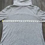 Susina Waffle Knit Long Sleeve Turtle Neck Top Light Gray Raw Hem Size Small Photo 1