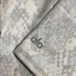 Alo Yoga  white python cropped leggings Photo 5