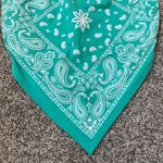 Design by Olivia Bandana Tube, Crop Top Photo 2