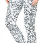 Alo Yoga nwt Iguana Airbrush white leggings sz xs Photo 6