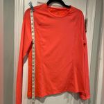 Old Navy Neon Coral Long Sleeve Crew Neck Activewear Top Thumbholes Size M Photo 2