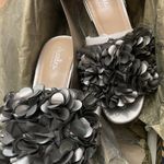 Charles David  Womens Victorious Silver Heels Size 5M Photo 1