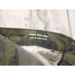 Universal Threads NEW Universal Thread women's size 6 28" waist High Rise Midi Green camo shorts Photo 2