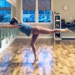 Pink Yoga Pants Photo 2