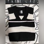 H&M  DIVIDED Sweater Vest Knitted Sleeveless V Neck Top Womens Sz XXS NWOT Photo 5