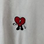 Bad Bunny heart embroidered crewneck sweatshirt pullover un verano sin ti tour Red Size L Photo 1