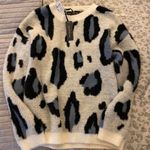 Love At First Find Leopard Sweater Size M Photo 0