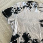 Prince Peter Collection Women’s Black & White Tie Dye Fitted T Photo 3