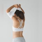 Lululemon  Women’s Energy Sports Bra in White Size 6 Photo 2