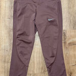 Nike | Dri-FIT Women's Cropped Capri Dusty Pink Athletic Leggings Photo 0