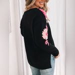 Black Floral V Photo 1