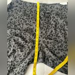 NWT Women’s Livi Active Joggers Animal Print Leopard Sweatpants Plus size 22/24 Gray Photo 5