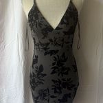 Windsor Grey and black velvet floral cocktail dress Photo 0