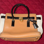 Michael Kors Hamilton Satchel
Purse Tan White Black Color Block
Lock & Key FOB Photo 0