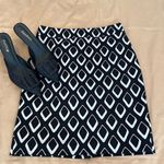 Ann Taylor sz 4 blue and white abstract print fully lined back zip skirt EUC Photo 1