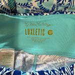 Lilly Pulitzer Bomber Luxletic blue palm tree pattern Capri length leggings Sm Photo 3