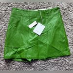 BEATRICE Italia Genuine Leather Shorts – Kelly Green | Size 8 (L) | NWT Photo 1