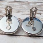 Vintage Clip On Earrings Photo 4