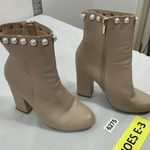 Bamboo Womans  Namaste Ankle Boots Size 7 Beige Side Zip Heel Pearl Accent Lined Photo 0