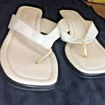 Worthington  Women’s Size 9 M Off White Flip Flop Sandals. Photo 6