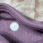 Lululemon women’s capris in EUC Photo 4