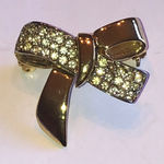 Elegant Vintage Gold Tone Bow Brooch with Sparkling Accents Photo 0