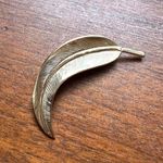 Boutique Vintage Decorative Leaf Brooch Pin Gold Tone Photo 1