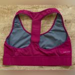 Nike  Dri Fit Elastika Women’s‎ Sz M Fuschia Medium Impact Athletic Bra Photo 1