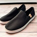 UGG NWOB  Womens Luciah Black Sneaker size 9.5 NWOB MSRP $90 Photo 0