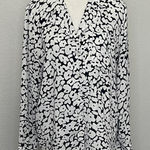 Who What Wear  Black/White Floral Blouse Size Medium Photo 0