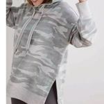 Aerie  Oversized Green Grey Desert Camo Hoodie Size XSmall Photo 3