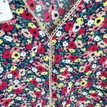 Davi & Dani NWT Colorful Floral V-Neck Short Sleeve Lightweight Blouse Size L Photo 2