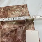 Lululemon NWT Align High Rise Pant 25 in
Diamond Dye Foil Dot Shine Size 6 Photo 6