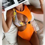 One piece bathing suit‎ Orange Size M Photo 1